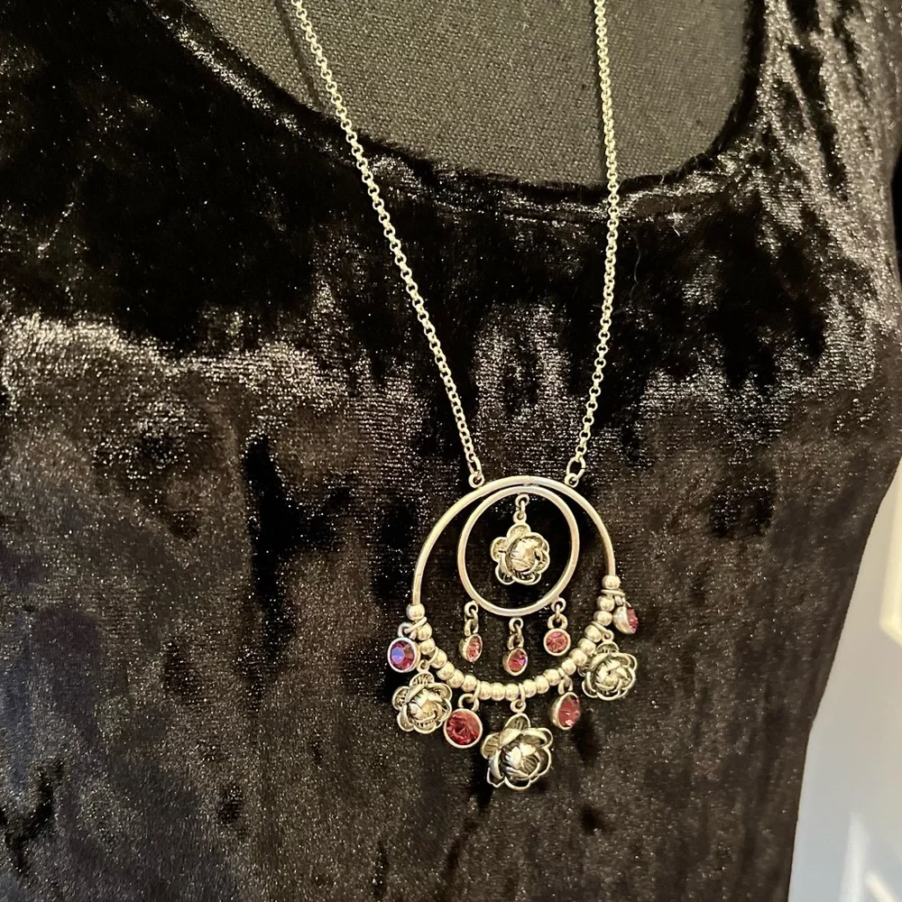 N134- NWT Pilgrim Danish Jewelry Flower Pendant Necklace 27” + 2” extender - Picture 2 of 11